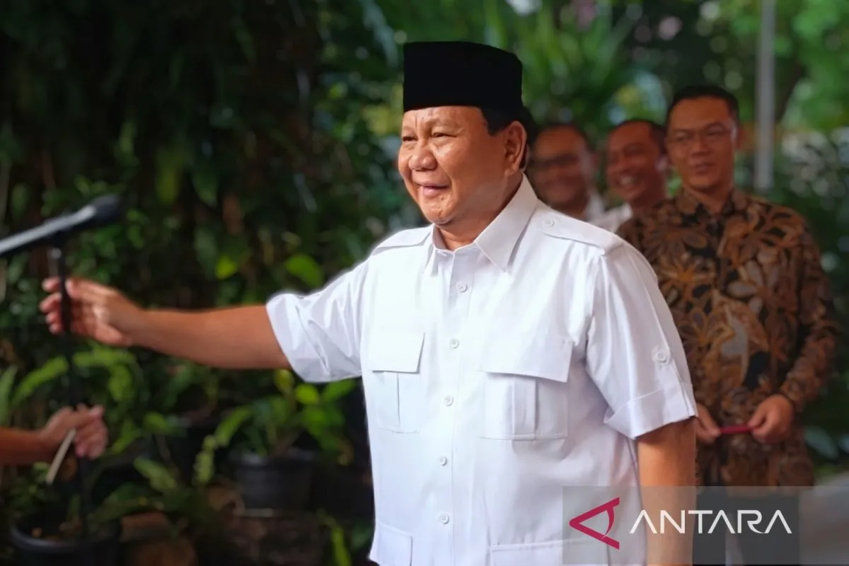 Menteri Pertahanan (Menhan) RI Prabowo Subianto saat ditemui di kediamannya, Jakarta, Jumat (7/6/2024). ANTARA/Agatha Olivia Victoria/aa.